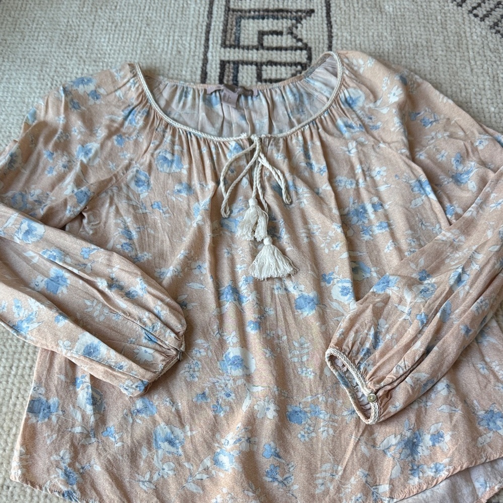 Forever 21 Beige and Blue Floral Blouse